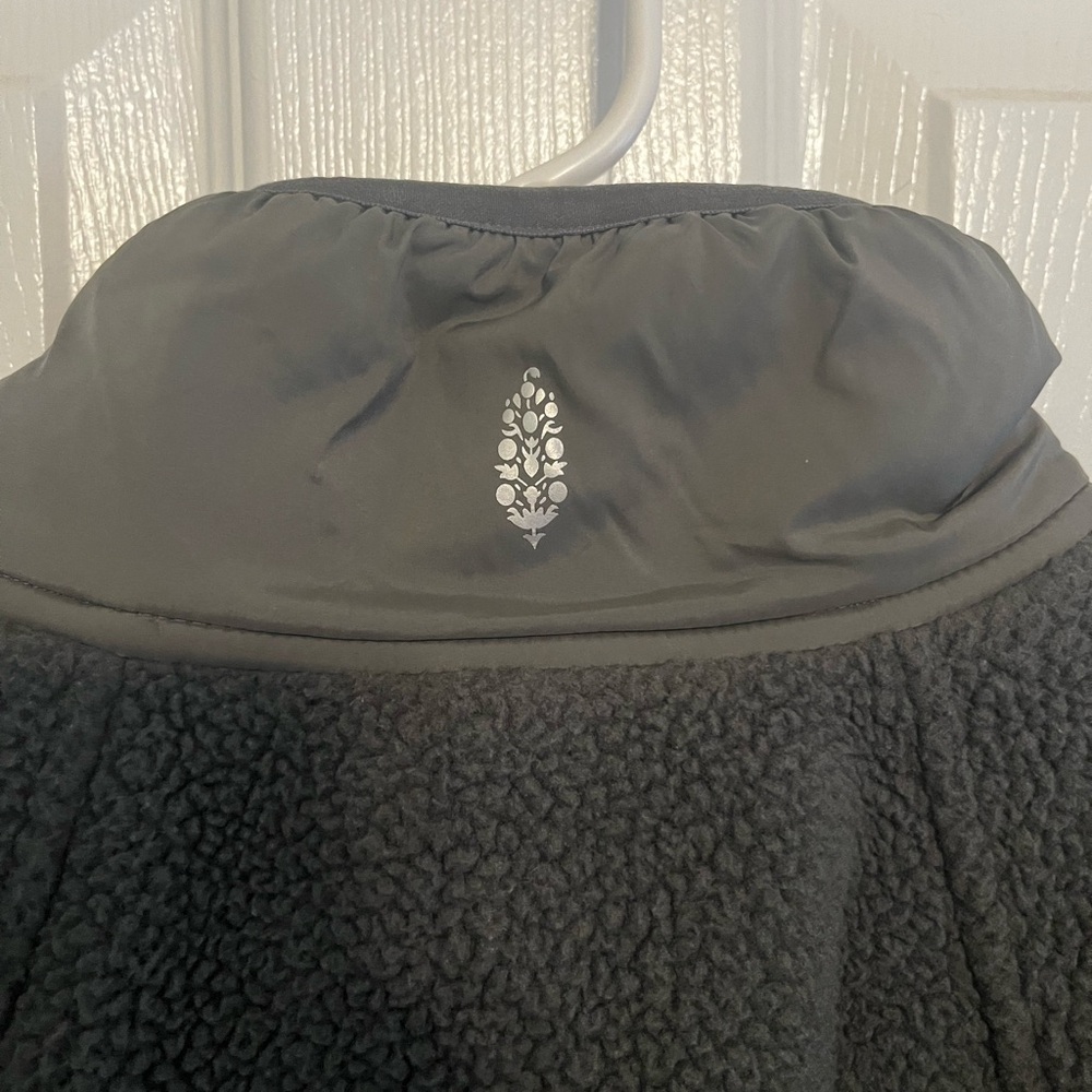 FP Movement by Free People Hit the Slopes - Picture 5 of 6